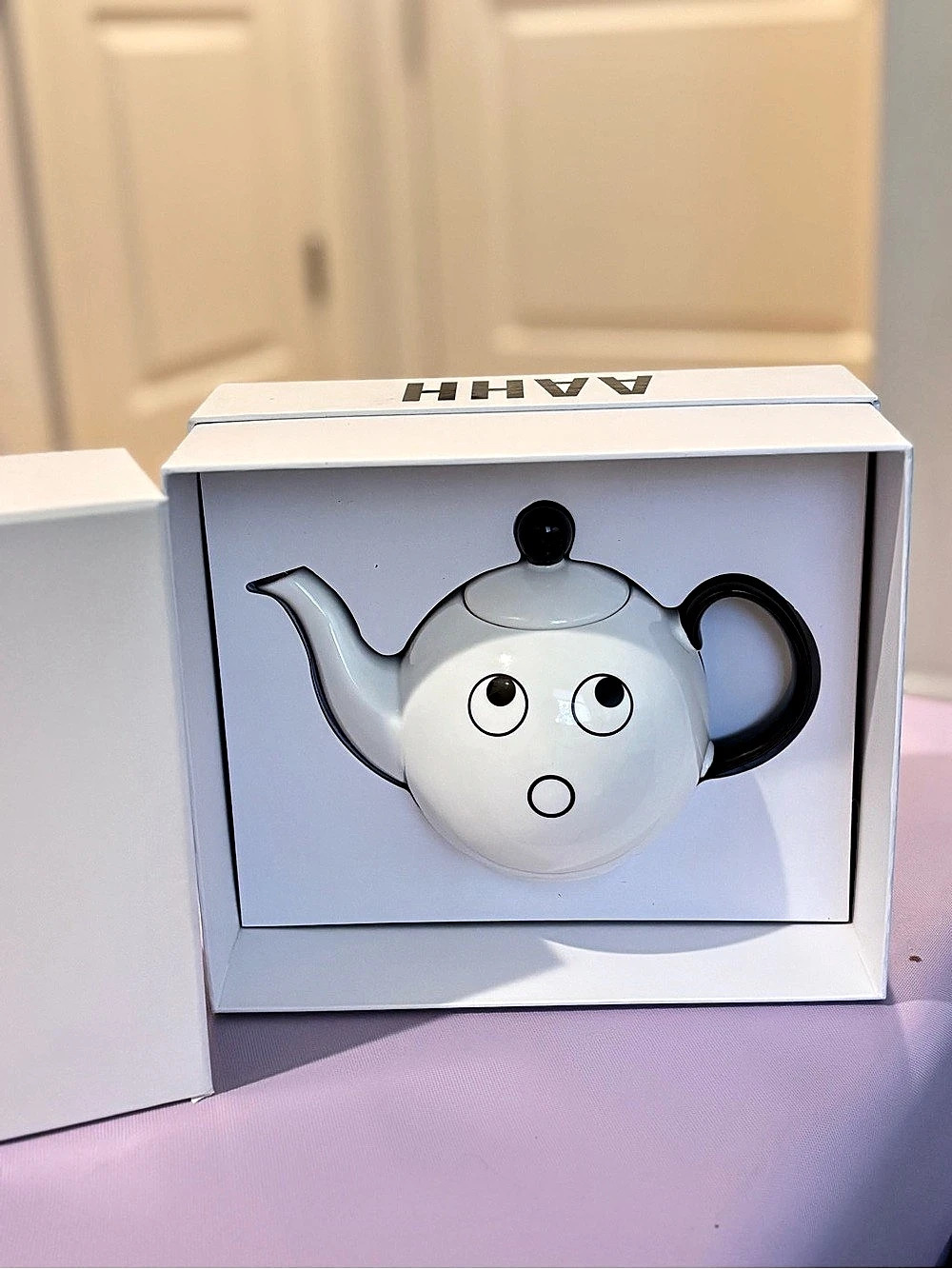 Anya Hindmarch Eyes Teapot White & Black